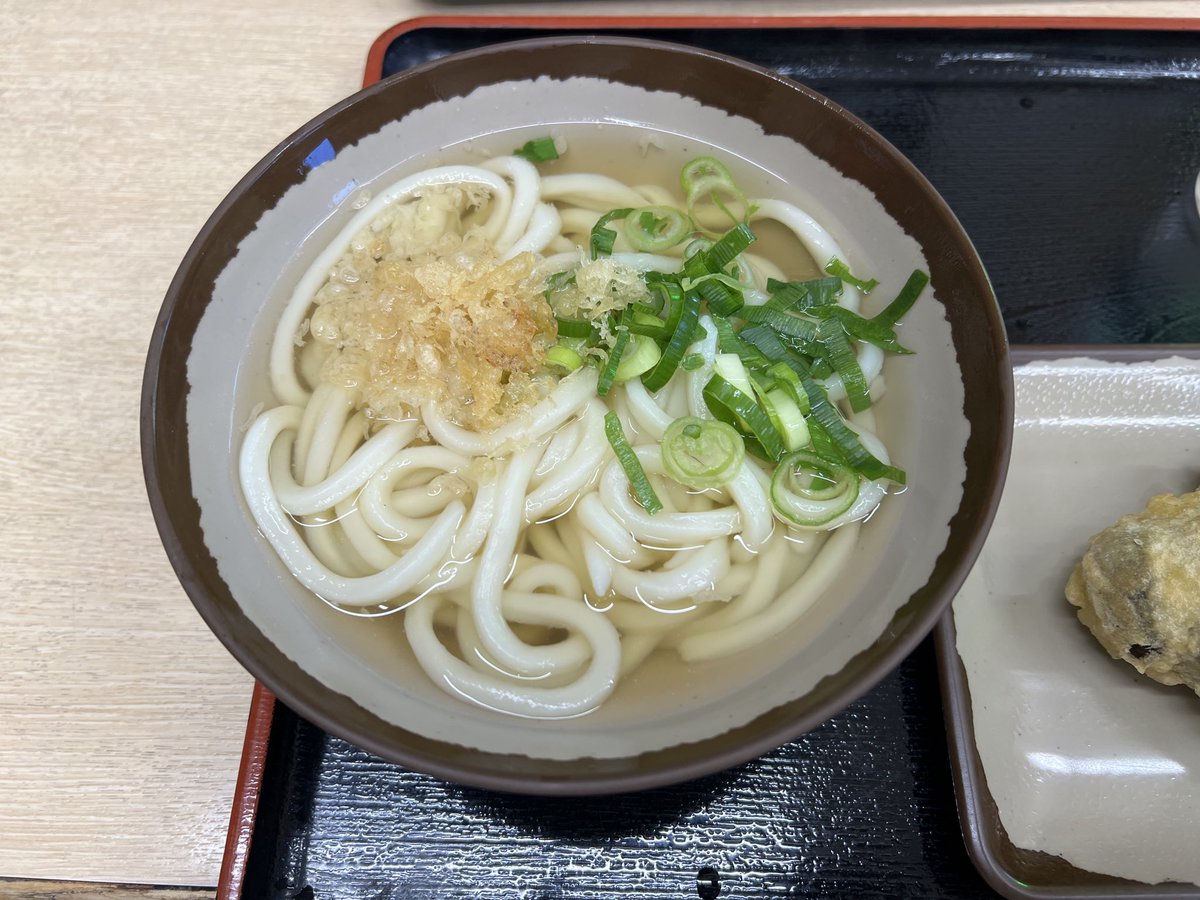うどんページ✨ しっぽくうどんにしようと思ってたら並んでる間に売り切れたので今日も