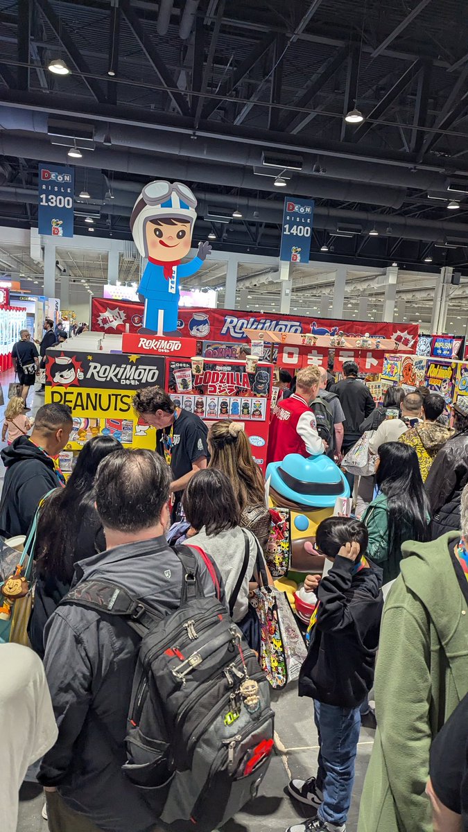 Watching <a href="/BartSilberman/">Bart Silberman</a> absolute cook at Rokimoto booth. Lineups on lineups. We're in good hands