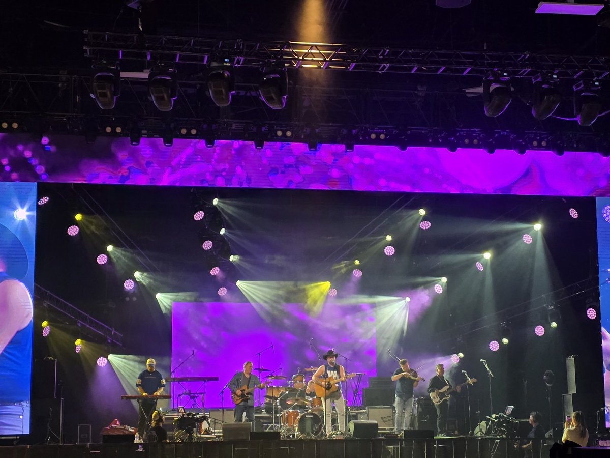 Nicole 🇨🇦 tweet media