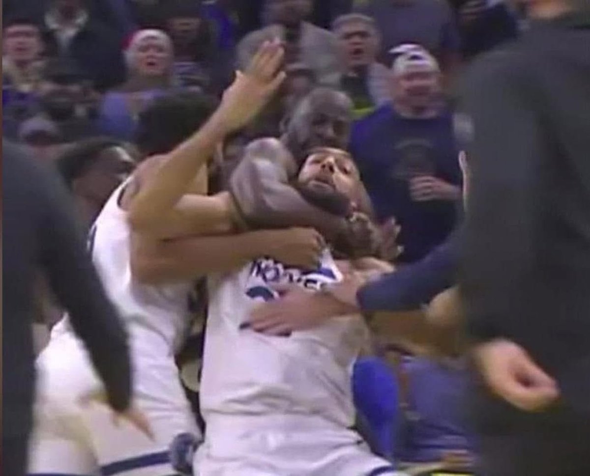 HackMorris's tweet image. You: “KING OF QUEENS isn’t even funny”

Me to you: