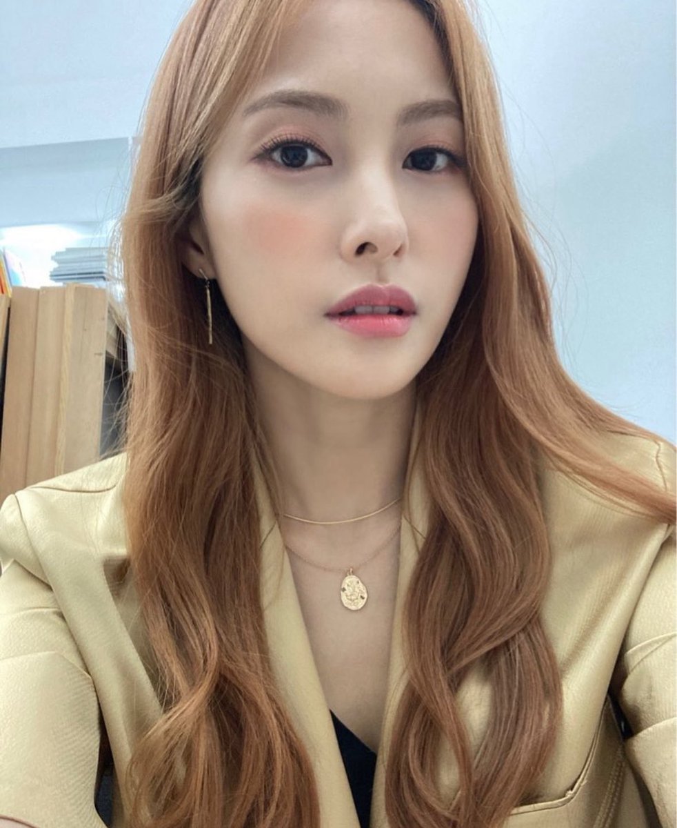 셀카잘찍었다는말이없네?
셀카달라매