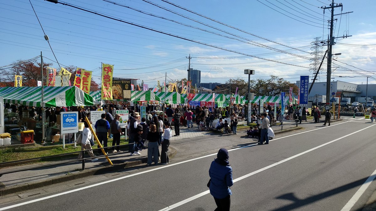 tosai_pr's tweet photo. 🚗✨【産業フェスタ2025 in 三郷】
今年もトーサイは「自動車整備振興会」に協力参加させて頂いております！
🔧マイカー点検教室
🎨キーホルダー作り
🎈PR風船プレゼント
※なお、時間制となっております。

クルマの“気になる”も、家族の“たのしい！”も全部まとめてどうぞ🙌
ぜひ自動車整備振興会へ😊
#三郷市 #産業フェスタ2025 #トーサイ #自動車整備振興会 #クルマ好き