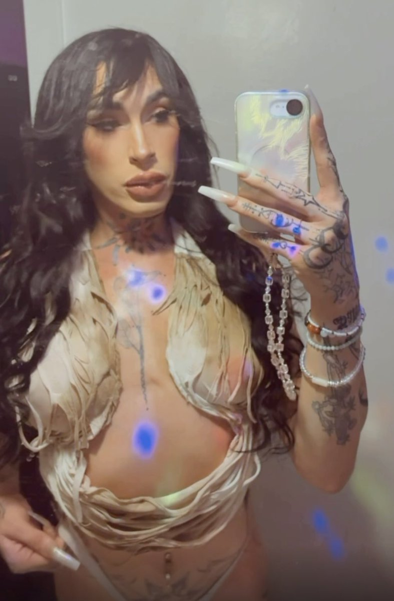 Sienna Neaera tweet media