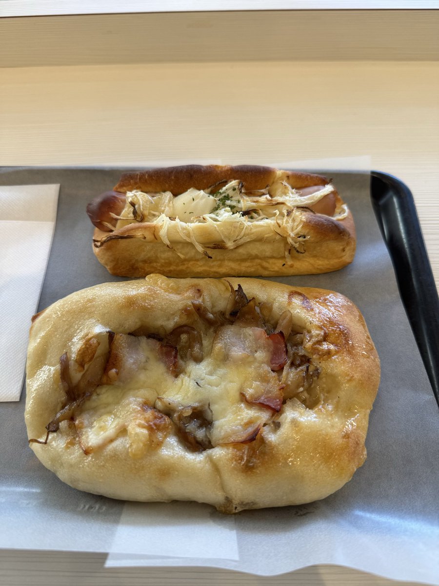 t_goto21's tweet image. このパンを食べる口実にTOEIC受けにきたまである、数年ぶり自己ベスト目指してがんばる🔥
#TOEIC