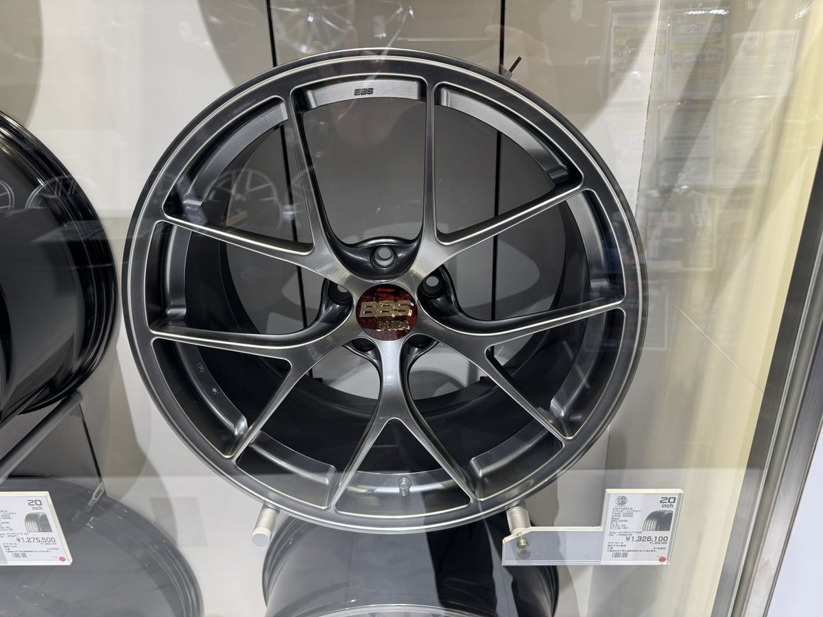 h1d3_m5's tweet image. 値段を見てビックリ😳
#BBS
#超超ジュラルミン
こんなにしたっけ！？
#こんなにしたんだよ