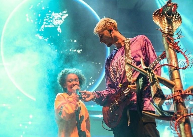 jules is seeing kells in 29 days tweet media