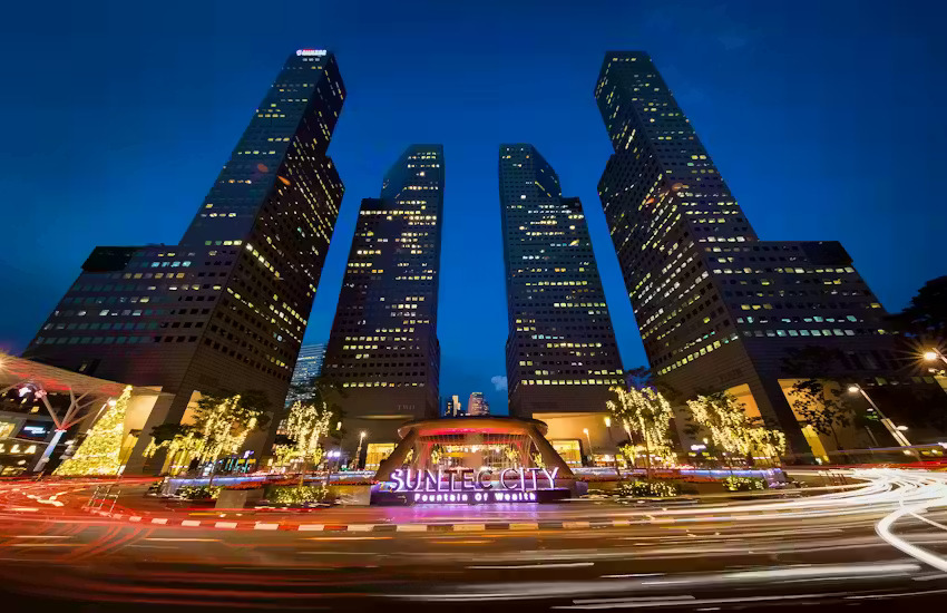 FocusShopping's tweet photo. Mall haul? Sorted. Stay close to the action with Suntec City Mall minutes from Hotel 81 Bugis. 

>> https://t.co/DCDzL8yZmK 

#Hotel81Bugis #HotelInBugisSingapore #ShoppinSingapore #ShoppingParadise #SingaporeTravel #Singapore https://t.co/0Ih3Kk8cZJ