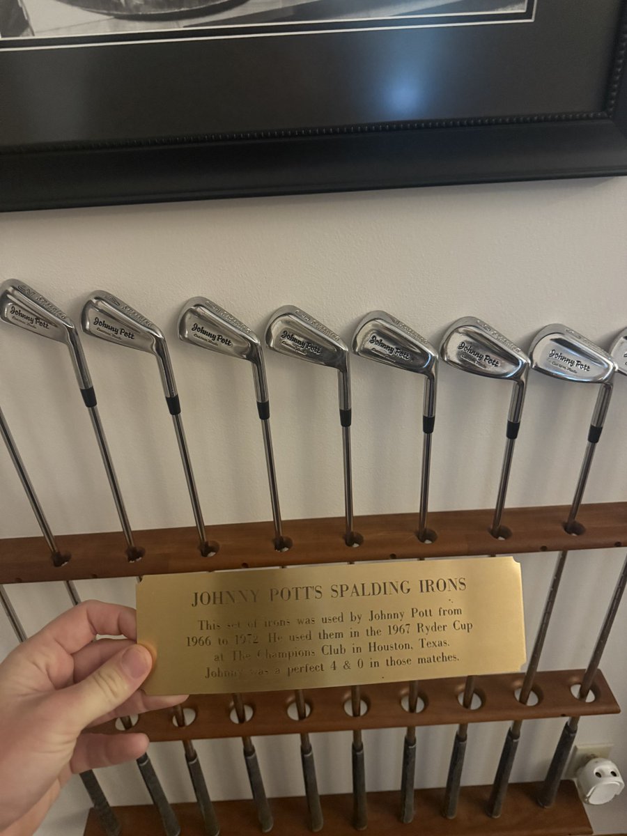 looper_takes's tweet photo. Great touch in the cottage #JPotts https://t.co/4kEmAfqL3U
