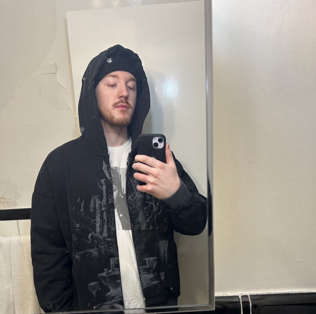 Chris tweet media
