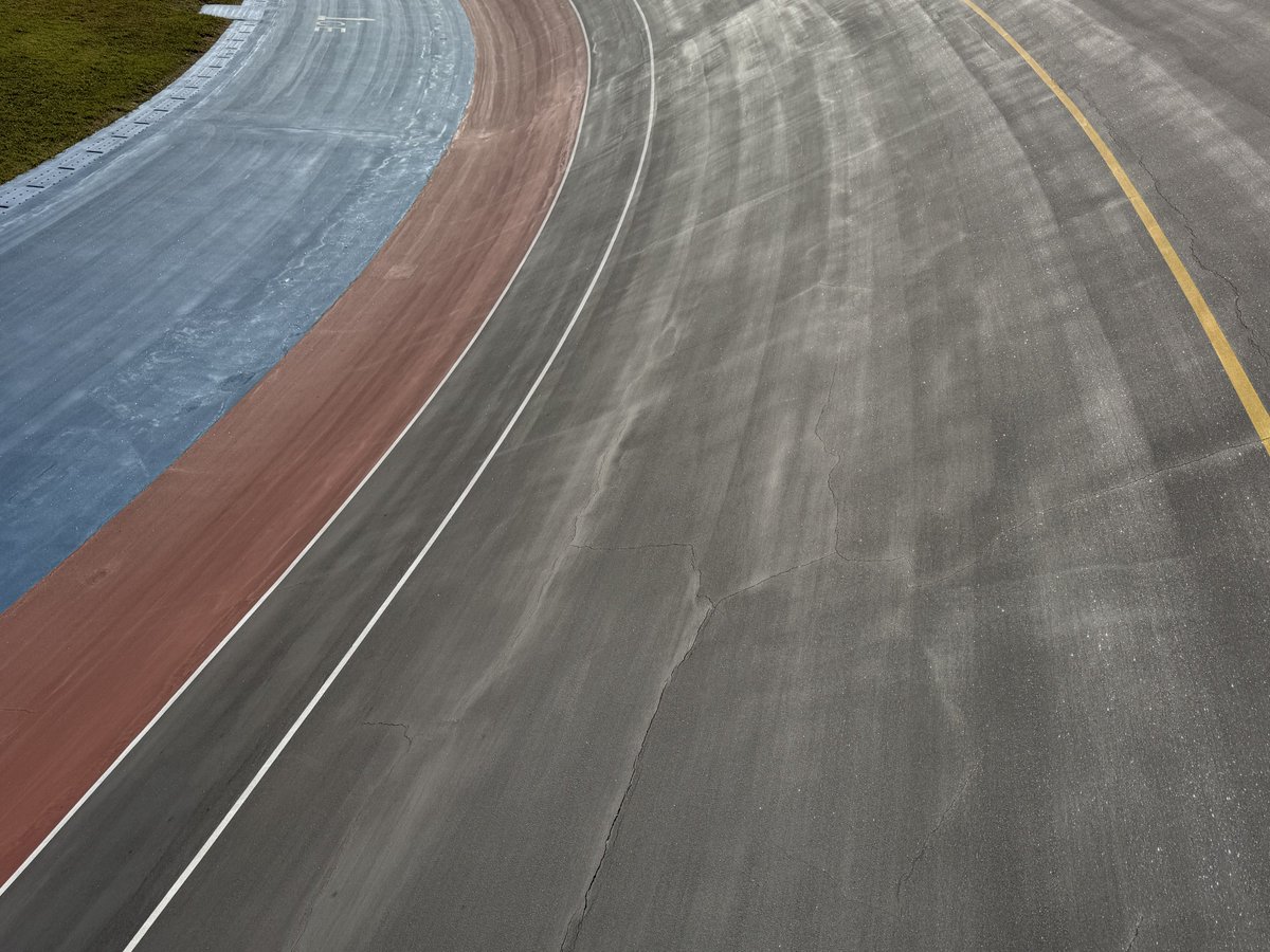 バンクの無料開放があったので行ってみた
...ほぼ壁やん