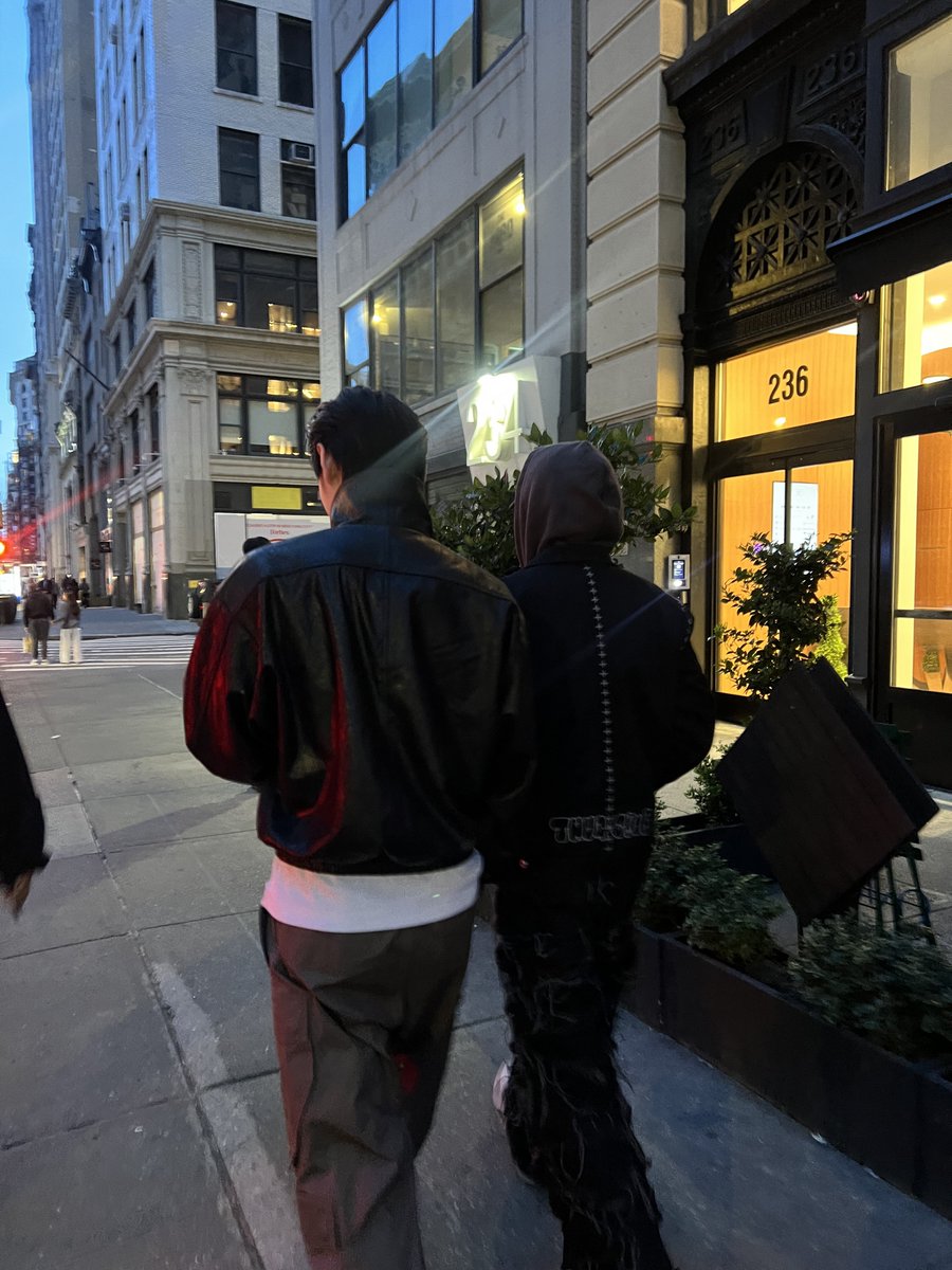 sjydaiIy's tweet image. #SUNGHOON birthday post for #JAKE 
 
🐧: My friend, it&apos;s late, but happy birthday🥳🥳
ikeu ikeu jakeu cake