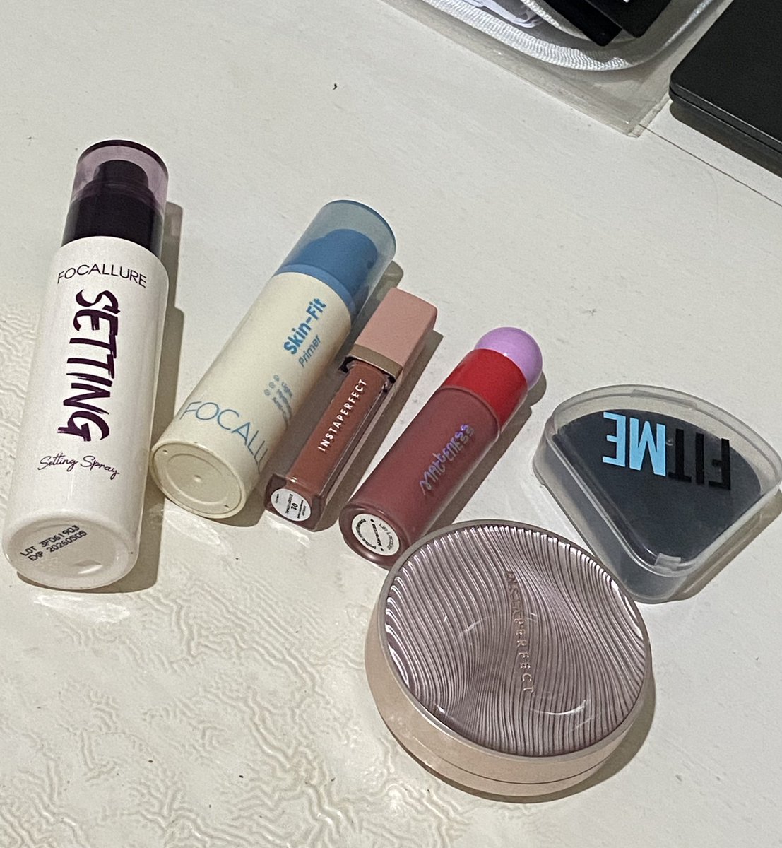 deendaa__'s tweet image. - Mesh Cushion Insta shade [N22 Light Ivory] 2 kali pakai 
100rb 💸 [FREE puff fitme new + Insta lip matte new] 
- Polka Matteness NEW shade [Maracass] 40rb 💸 
- Focallure setting spray + primer 50rb💸