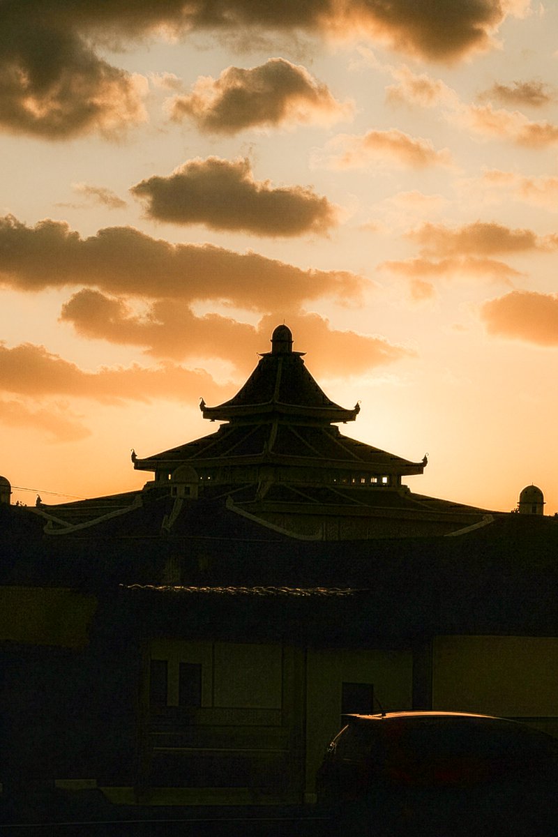 SENJA DI ALOR GAJAH MELAKA

Artwork : Walid Muhammad وليد محمد