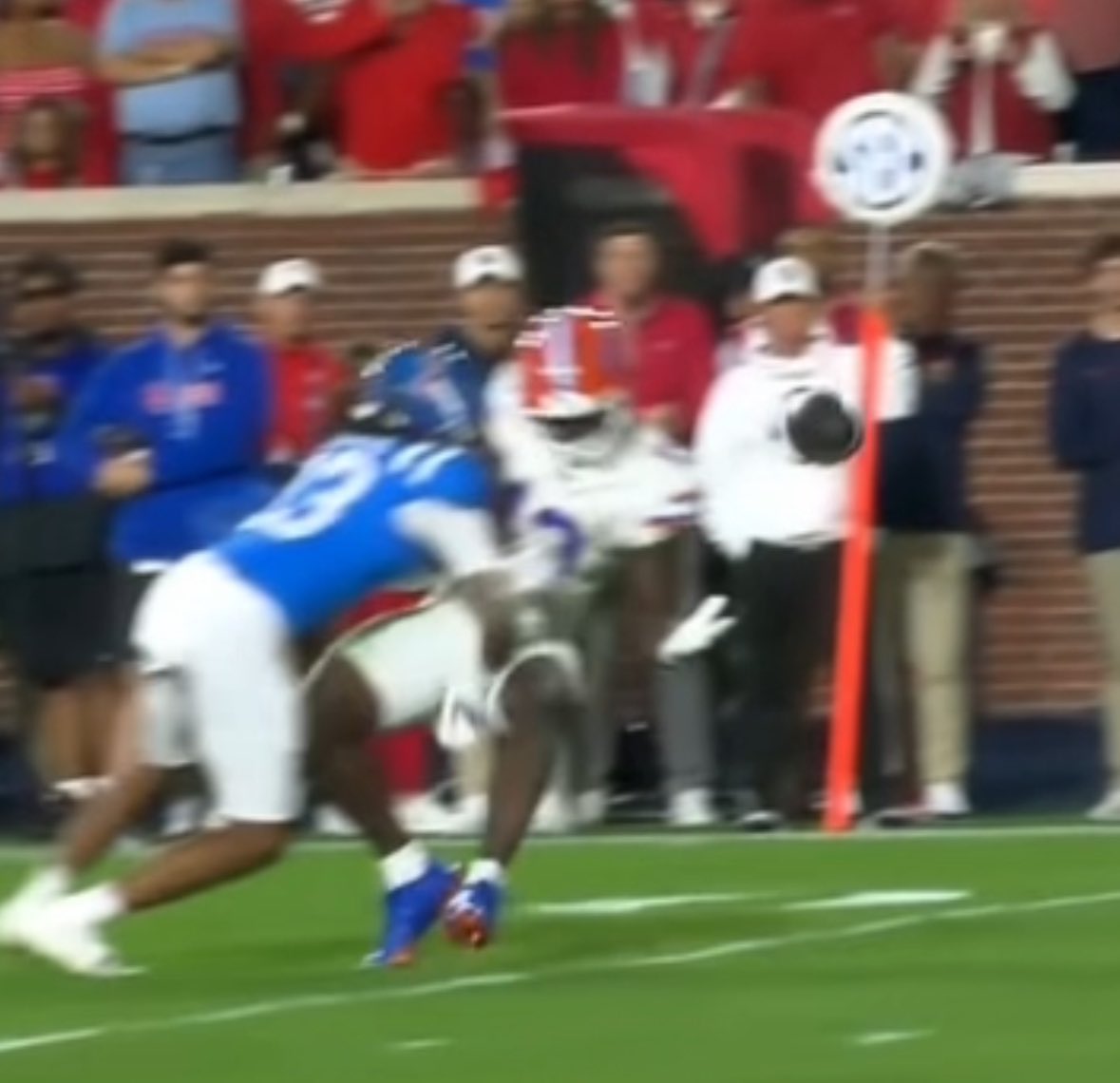 gatorsszn's tweet image. LIKE HOW MUCH MORE OBVIOUS CAN YOU GET????

Investigate the refs @NCAA @sec