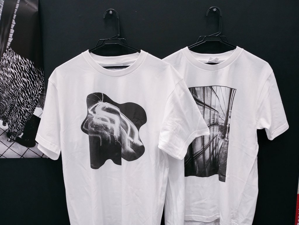 新作写真集
新作ポストカード（左1枚のみあかま作品）
新作Tシャツ

でぇす

#デザフェス62