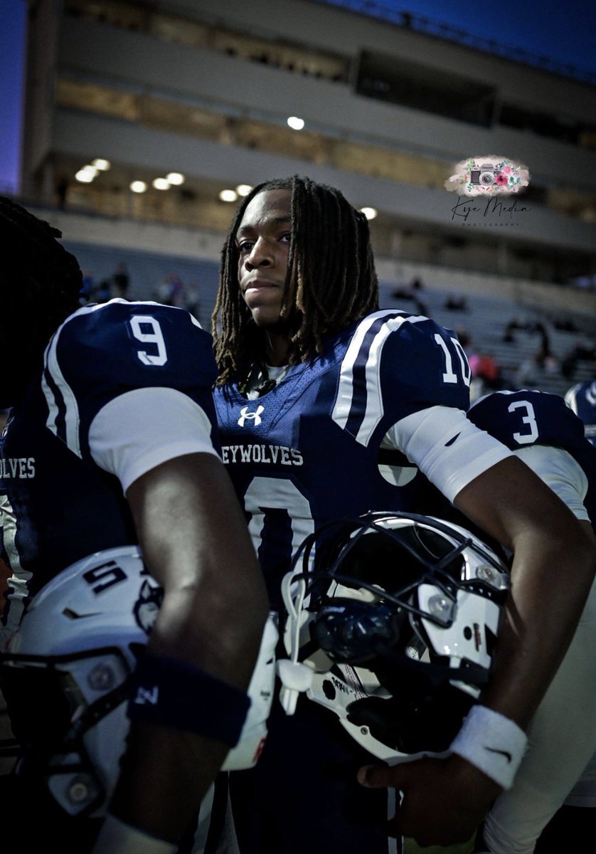 Idk why the man above gives me the hardest road, but it’s nothing that the man above will put you in situations that you can’t handle.❤️❤️ Great season with my boys didn’t want it to end like this but it is what it is. Yall go be great at the next level!!