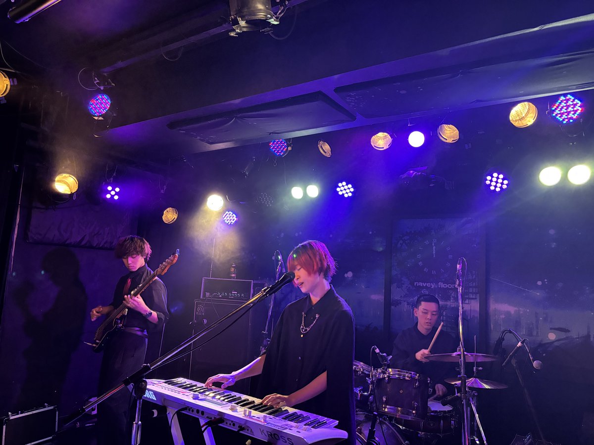 kap_052's tweet image. 11.15 赤坂navey floor  月の満ち欠け
誕生日おめでとうございましたー🎉🎊
ココアシェイクもレモンカクテルも飲んだ
Griev fibはボーカル2人いて新鮮だったし
Emanoneもnotebooksも良かったなー
トリのアマミの時には入り口付近が混雑するほどいっぱいに
1曲目の天満月
@ammttk_sky