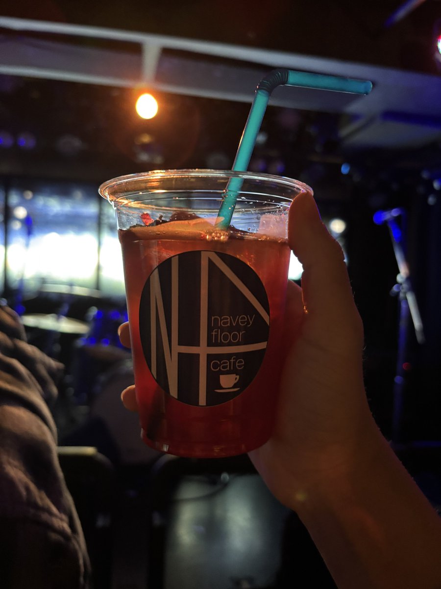 kap_052's tweet image. 11.15 赤坂navey floor  月の満ち欠け
誕生日おめでとうございましたー🎉🎊
ココアシェイクもレモンカクテルも飲んだ
Griev fibはボーカル2人いて新鮮だったし
Emanoneもnotebooksも良かったなー
トリのアマミの時には入り口付近が混雑するほどいっぱいに
1曲目の天満月
@ammttk_sky