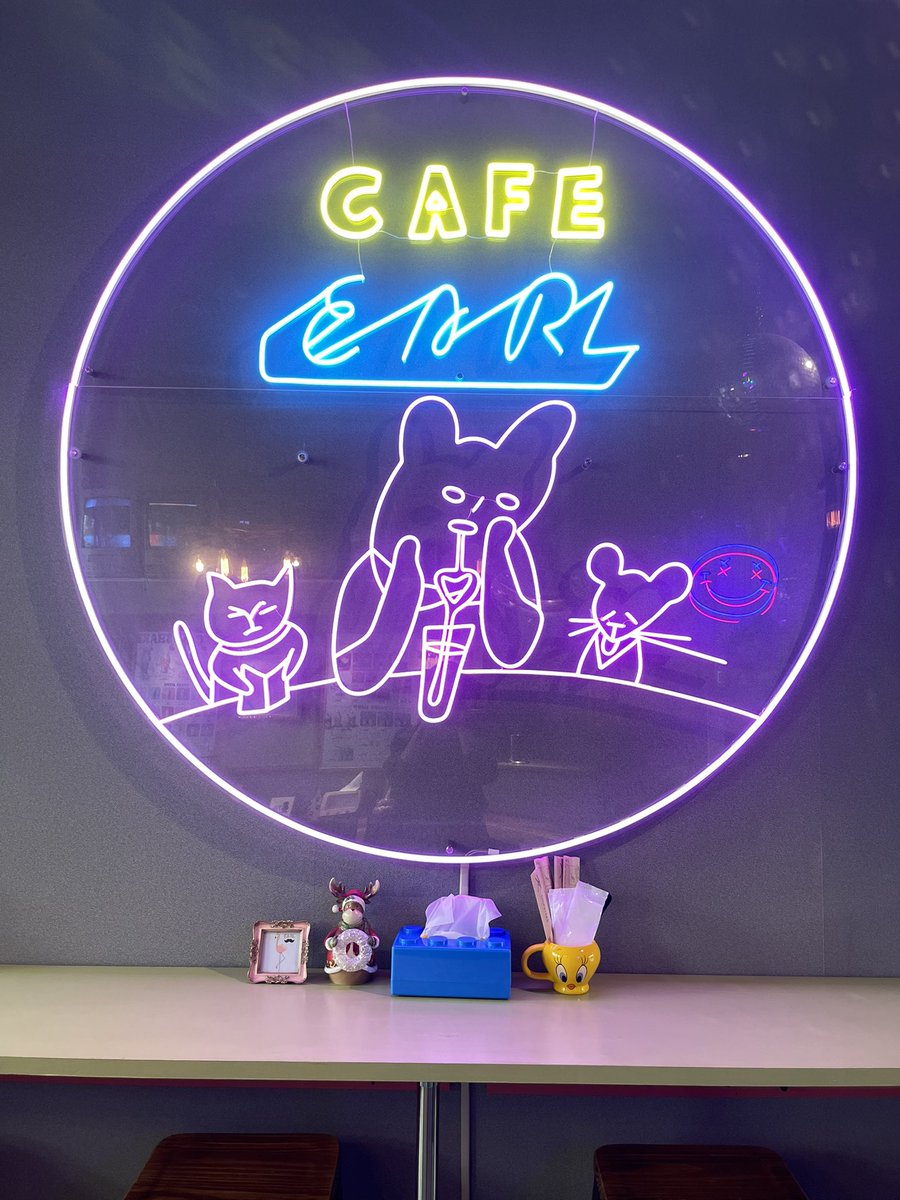 21_0421__'s tweet photo. ❣️POP UP❣️

11/24にCAFE EARLさんにて開催👏

激カワな店内でシェイクやfood楽しめます！
¥1000のコーヒー付きランチもオススメ🌟
実はお酒もあります🥳🍻

出店限定商品多々あります！
ライブ前の前飲みや待ち合わせにぜひ！
POP UP覗きに来るだけも大丈夫です🙆
お待ちしてます^_^ https://t.co/DIWPaWZ8oI
