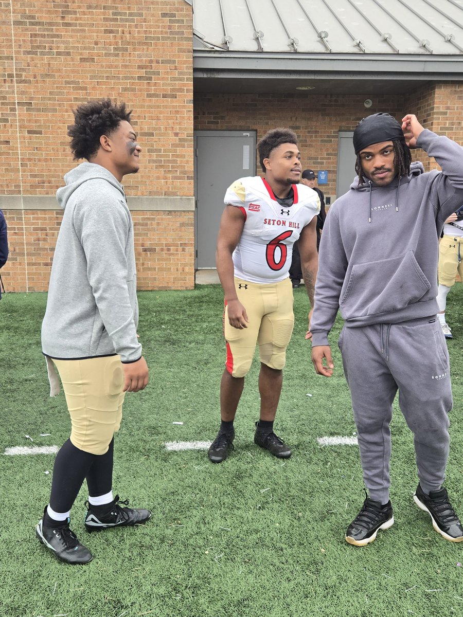 NP boys chopping it up‼️.. Family For Life 🔐
