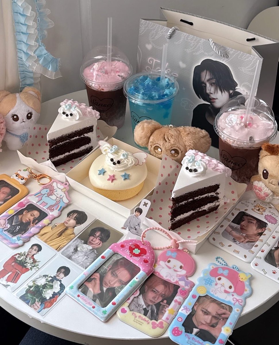 비아✩ tweet media