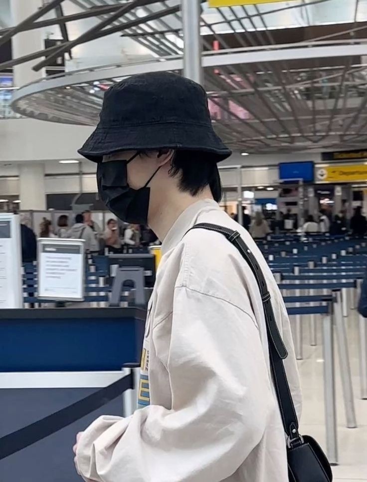 jimin_lil_devil's tweet photo. WHY I'M SEEING THIS FOR THE FIRST TIME? 😭😭😭😭 https://t.co/h56WWxYLku