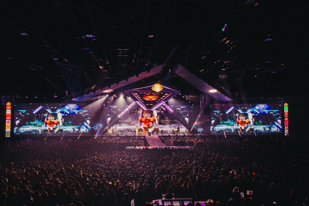 EnchantedFest_'s tweet photo. @tattoocolourth I House of Jack 🎪
LIVE AT #ENCHANTEDFEST2025 🏰 

YUMYUM PRESENTS ENCHANTED FEST 2025
🔮 31 OCTOBER 2025 I UOB LIVE EMSPHERE 🎃

4EVE • BUS • JEFF SATUR • PIXXIE • TATTOO COLOUR • THE TOYS • URBOYTJ X TIMETHAI • YOUNGOHM 

#TattooColour #EnchantedFest2025xTattooColour 
#EnchantedFest #EnchantedFest2025 #YUMYUMpresentsEnchantedFest2025 #YUMYUM  #Halloween #HalloweenMusicFestival #UOBLIVE #EMSPHERE