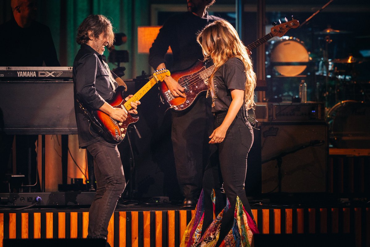 Kelly Clarkson tweet media