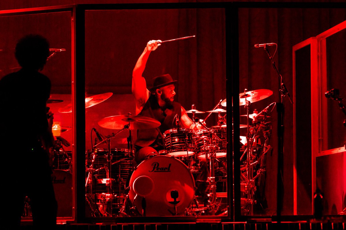 Kelly Clarkson tweet media