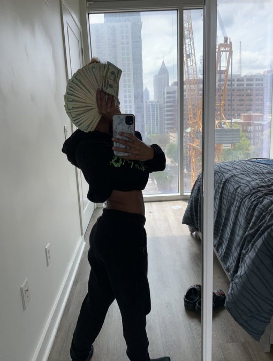 Nenenykole's tweet image. Had to run it back in all blue, a lil weight up, and in my own place 😹🥺🫶🏽 can’t thank God enough #Beyondblessed