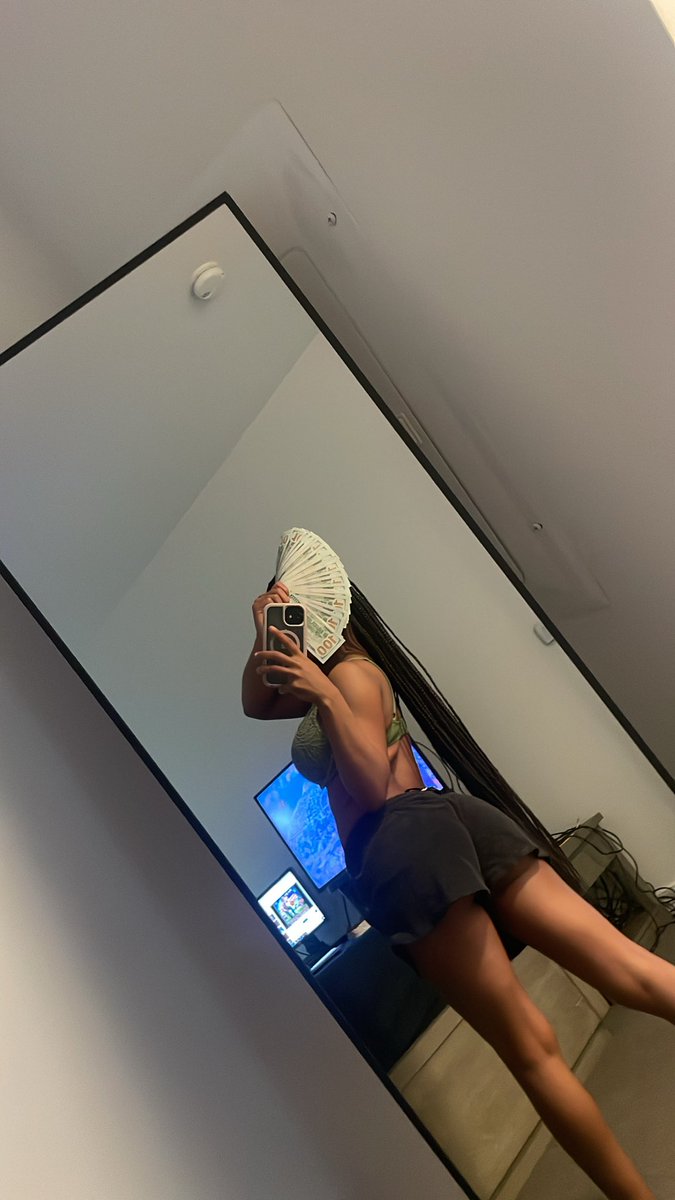 Nenenykole's tweet image. Had to run it back in all blue, a lil weight up, and in my own place 😹🥺🫶🏽 can’t thank God enough #Beyondblessed