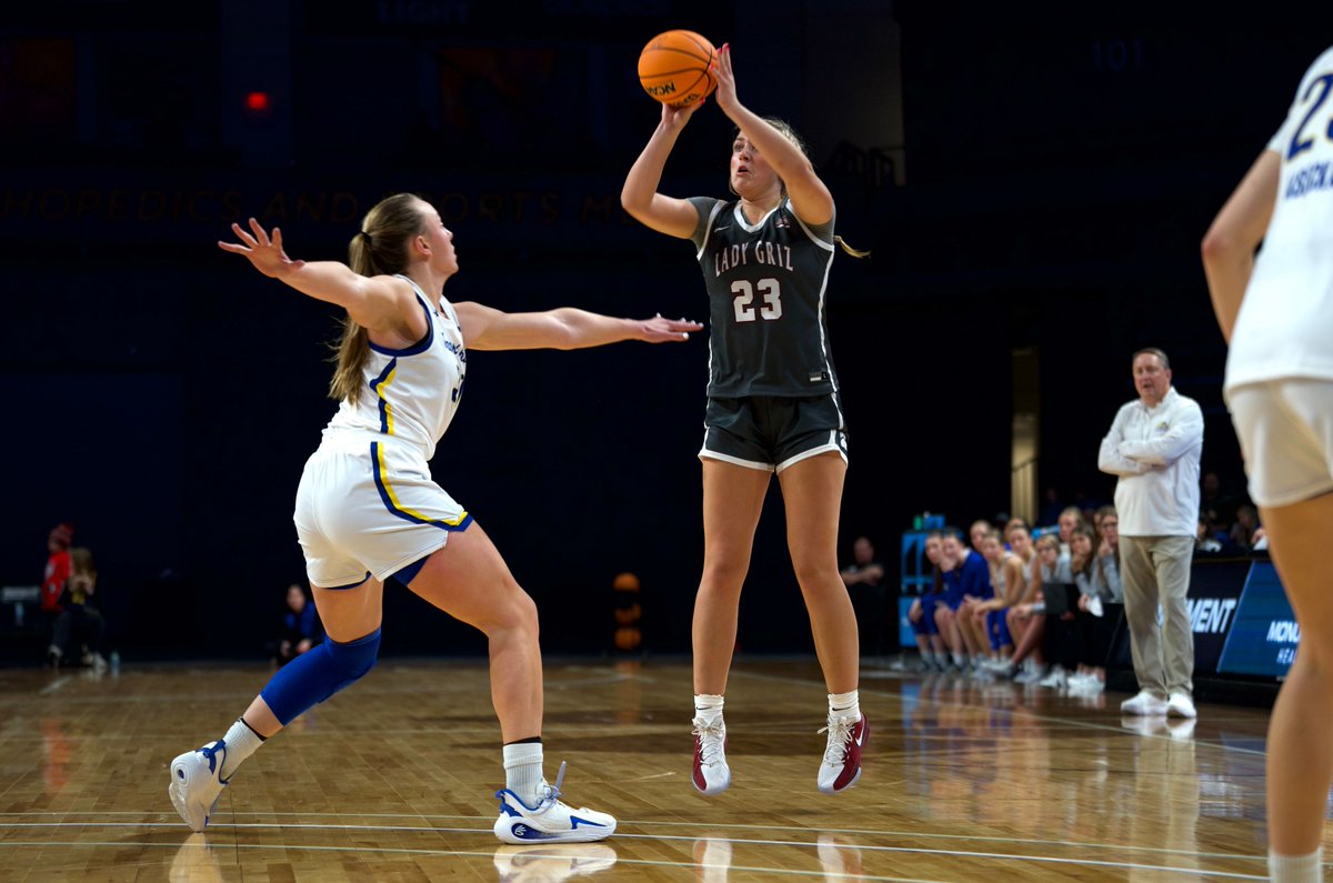 Saturday recap from Rapid City, where Jocelyn Land had a break-out performance but the Lady Griz fell to South Dakota State, the nation's top-ranked mid-major team.

Story: gogriz.com/news/2025/11/1…