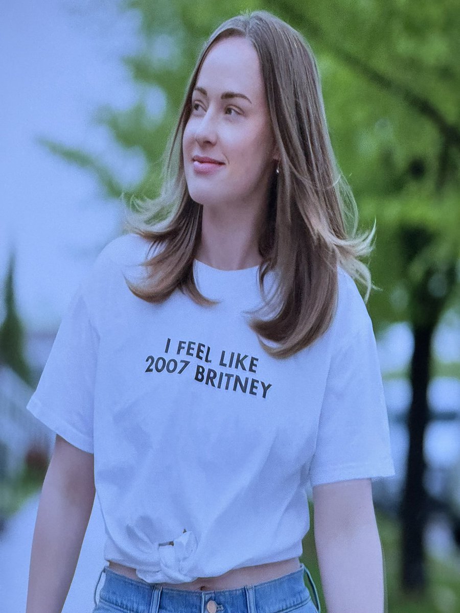 Sorry but Whitney wearing this shirt is maybe one of the funniest things anyone has done on a reality tv show ever #secretlivesofmormonwives