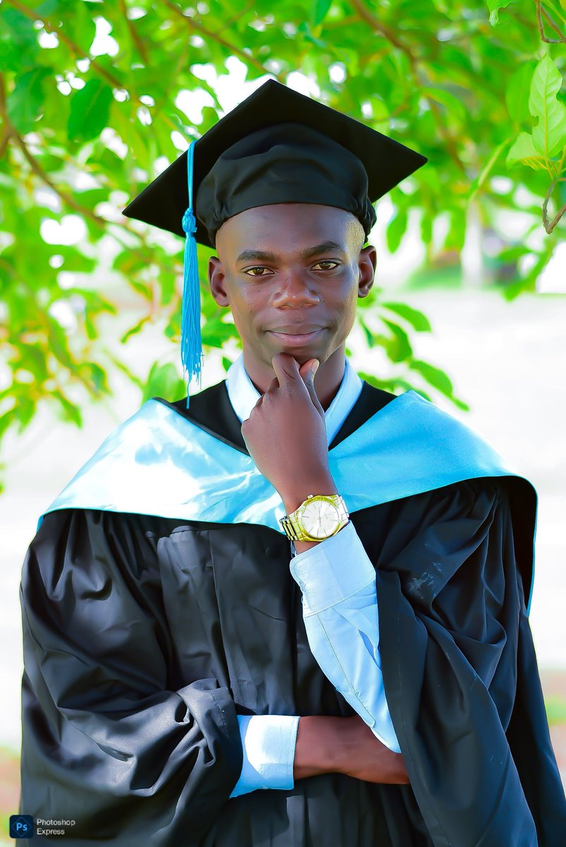 ProfEmanuelnyon's tweet photo. To my 27 followers,I'm  a Bachelors  Degree holder now😂🤩
Congratulations  to me 🥳 https://t.co/hkRcSMH0Ht