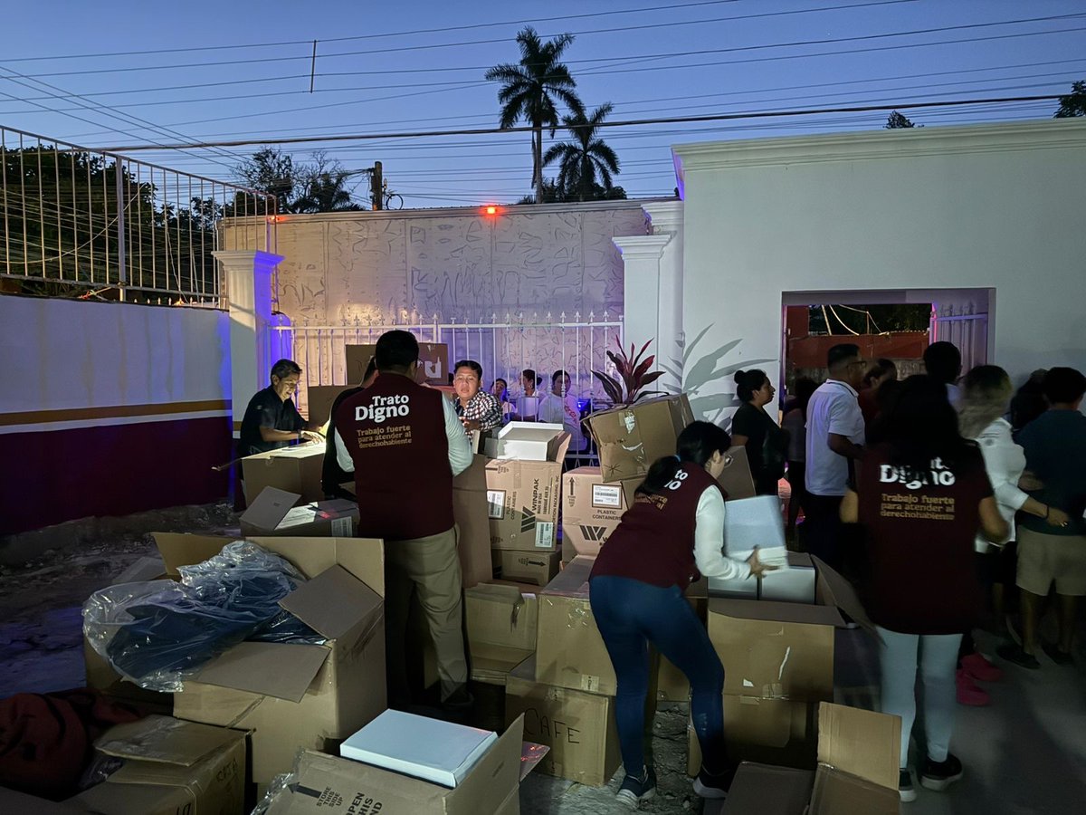 IsssteDurango's tweet image. 📰 #COMUNICADO
Apoya ISSSTE a familias de Álamo afectadas por la tormenta tropical Raymond.
🔗goo.su/fVeS