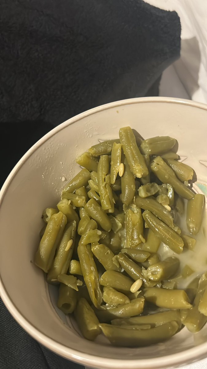 g_l1tchh's tweet photo. am i the best ana??? (no im just too depressed to make anything else for dinner😭😭) https://t.co/wwKAj8e0Ld