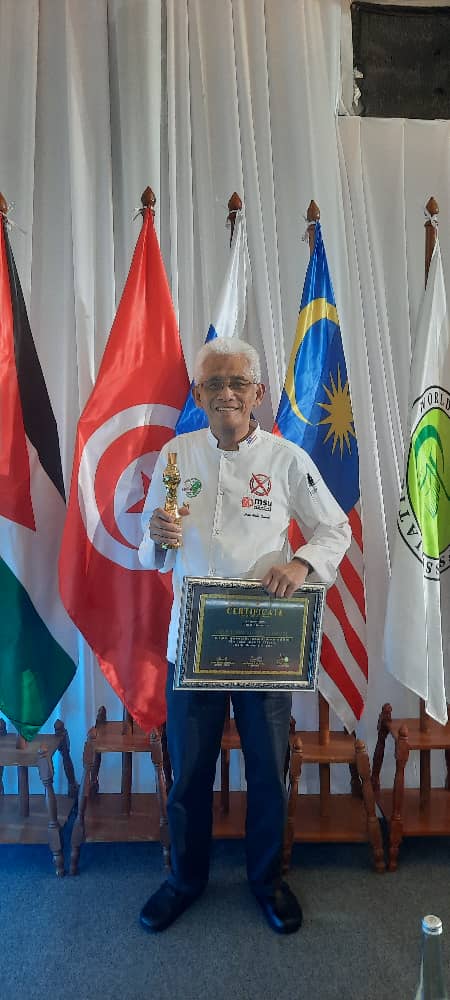 MSUmalaysiaSHCA's tweet photo. MSU wins 1st Place at the Indonesia International Halal Chef Competition (International–University)!
Kudos to Ammar Najmi &amp; Muhammad Najman for their outstanding mastery in culinary &amp; patisserie arts.
Proud collaboration with GASTROM.

#msumalaysia #msumalaysiashca https://t.co/sHFGxf2rrY