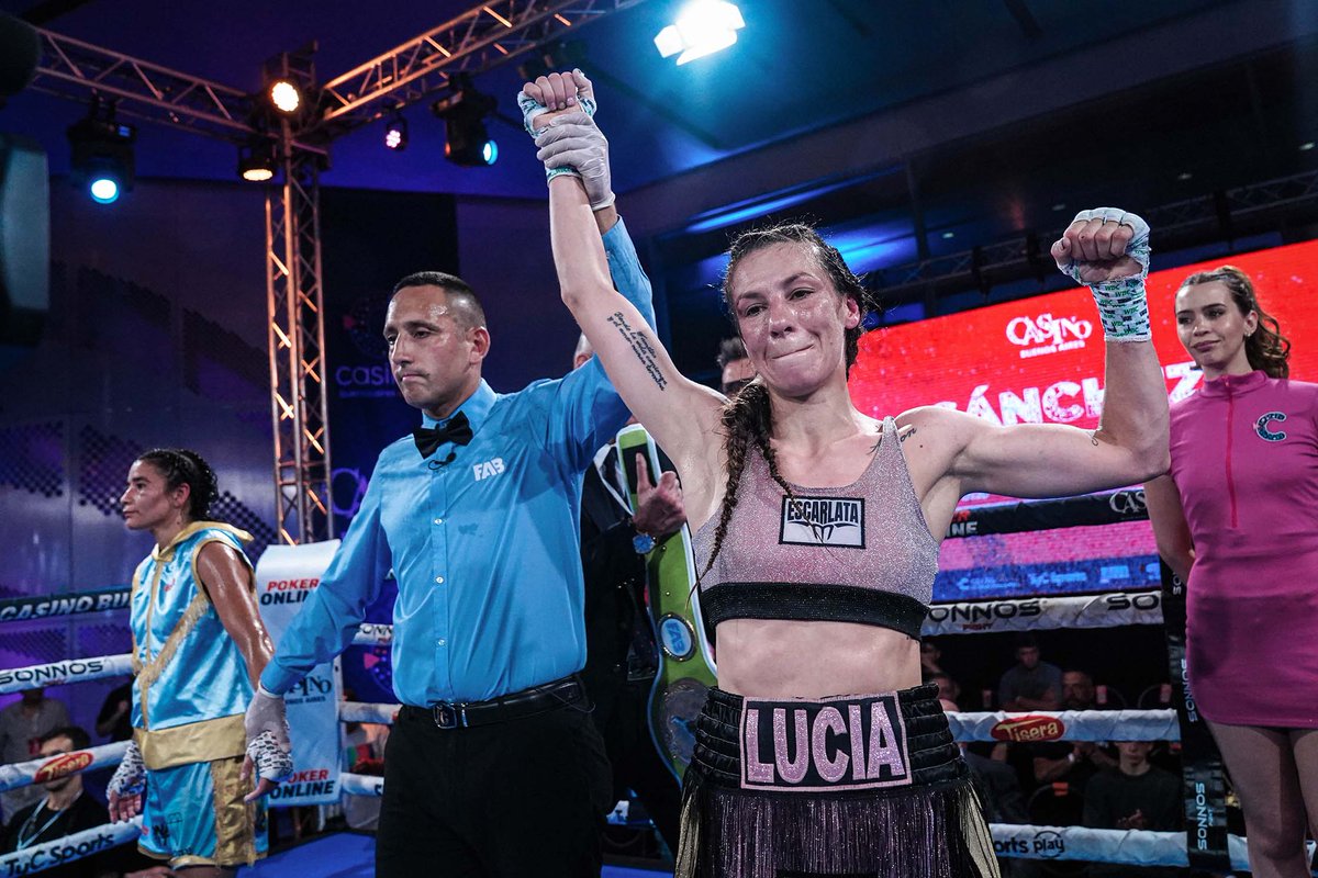 🥊La uruguaya 🇺🇾 Lucía La Princesa Marrero, nueva campeona sudamericana en el Casino Buenos Aires 🥊
⚡️La montevideana derrotó por decisión unánime a la argentina 🇦🇷 Leonela Sánchez
🗒Tarjetas: Giménez y Zaragoza, 99-88; Stella, 98-89