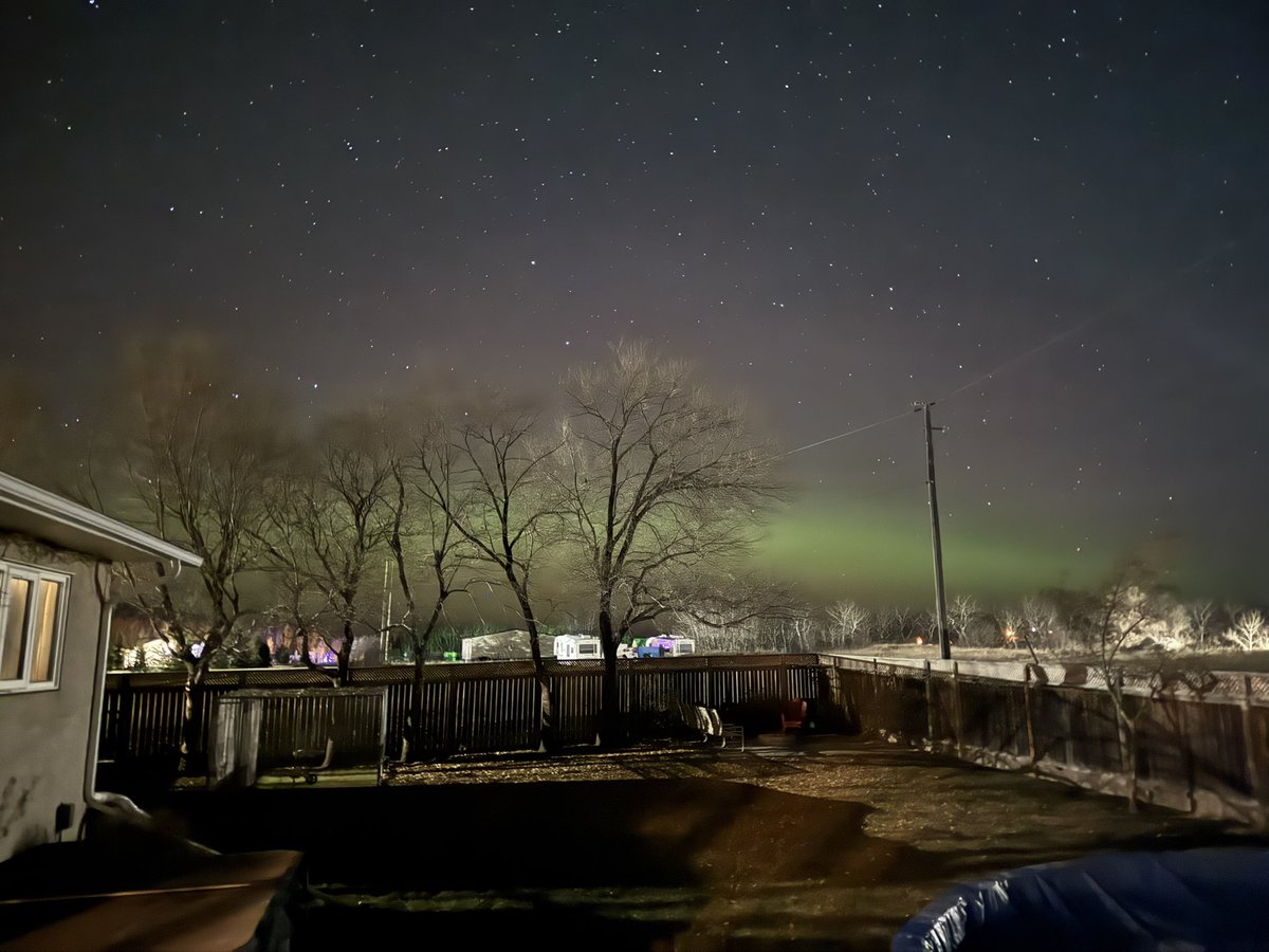 tracygregorash's tweet image. #Aurora is out again. Minnedosa, #Manitoba 10:09Pm CST.