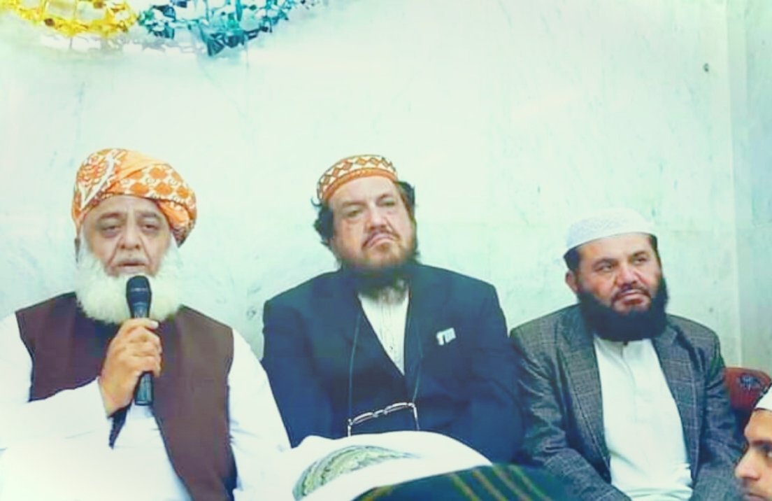 سیدسلمان گیلانی کی طبیعت اس وقت  انتہائی ناساز ہے ،تین دن قبل ان کابائ پاس آپریشن ہواتھا،اس وقت وہ آئی سی یو میں ایڈمٹ ہیں۔ 
احباب سےان کی جلداور کامل صحت یابی کیلئے دعاؤں کی درخواست ہے