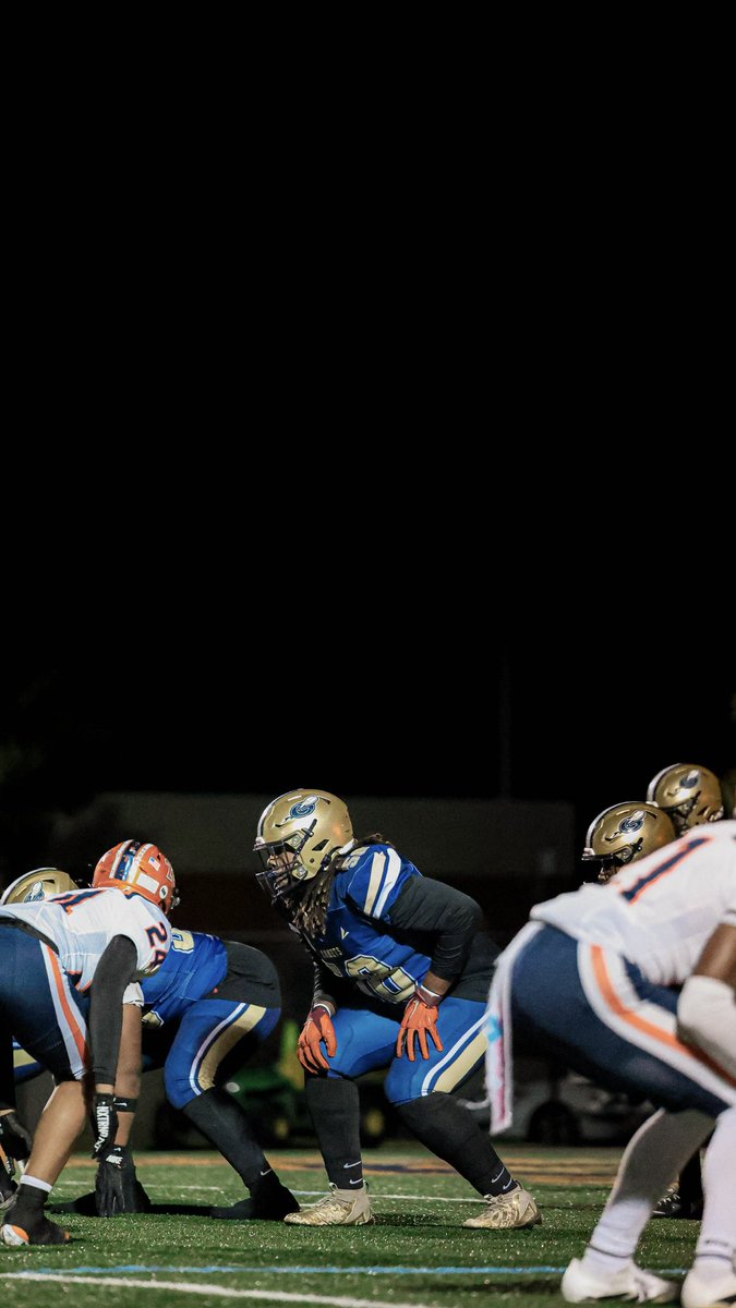 ChazMorris62's tweet photo. Although the season had its challenges, I’m thankful for the lessons it taught me. Proud of the progress I made and motivated for next season.#trenches #lefttackle https://t.co/5fLezSoysl