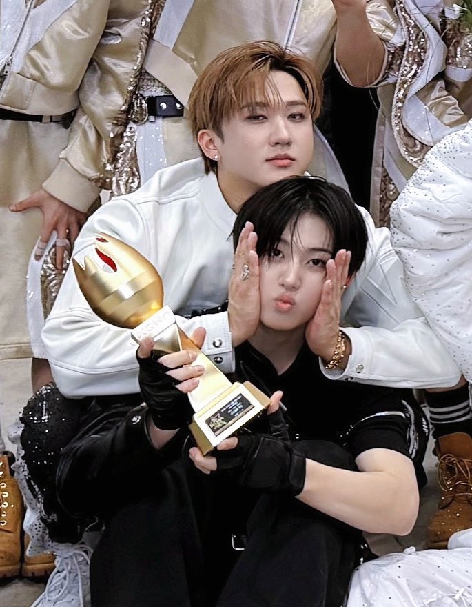 changbin with kickflip kyehoon 🤍 cuties