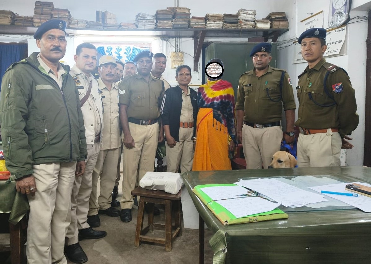 rpfnfrlmg's tweet image. #OperationNarcos
@RPF_INDIA
@RailMinIndia
@zscrnfr
@drm_lmg_nfr
@rpfpclmg
On 15.11.2025 team of #RPF_LMG &amp;amp; DS  01 peddlers recovered 3.563 Kg&apos;s suspected Ganja, value Rs. 35,630/-from T/No 13174 DN K J Exp. GS coachat LMG Railway station &amp;amp; handed over to GRPS/LMG for legal action