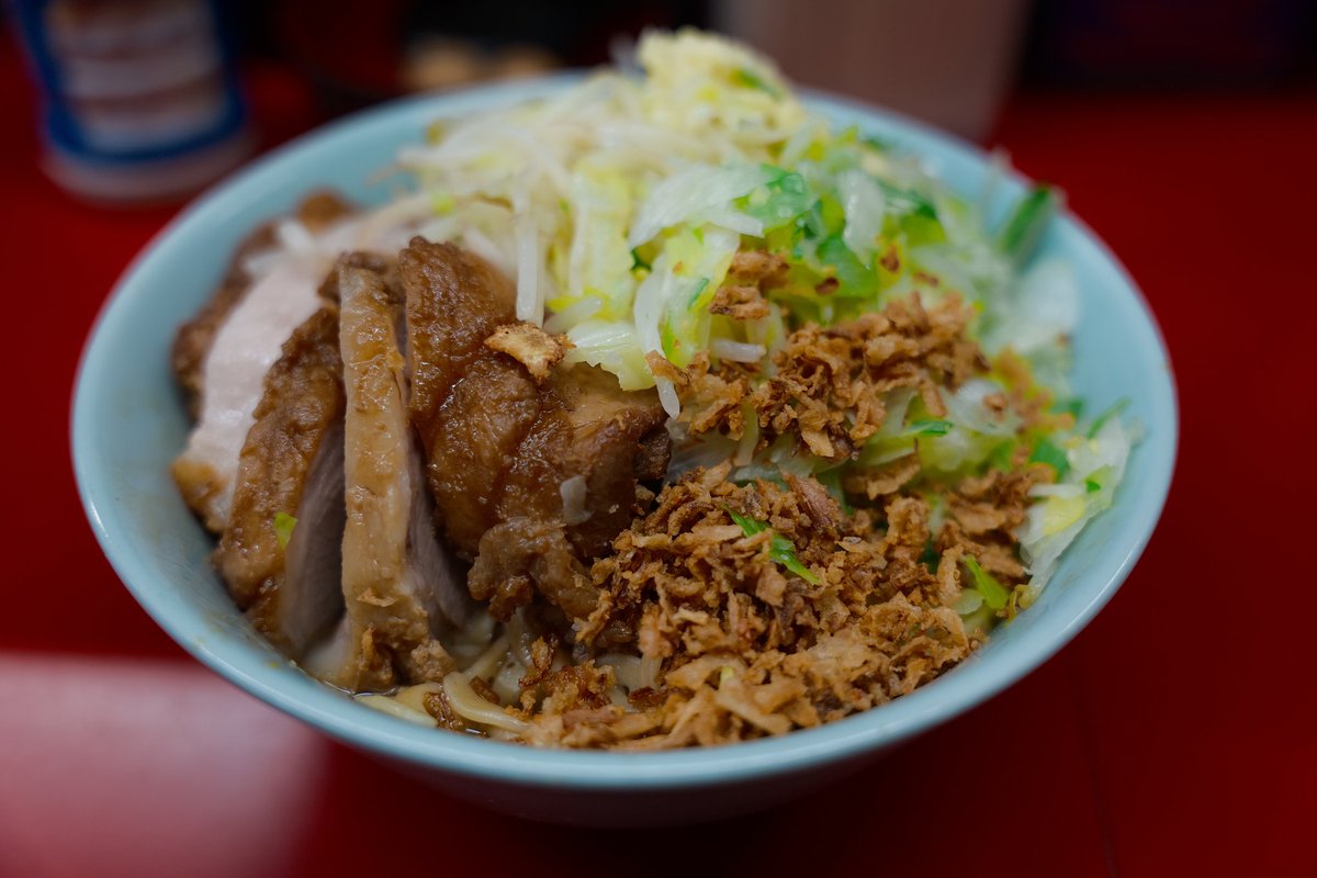 kg_utro's tweet photo. ラーメン二郎中山駅前店　小豚ねぎ汁なしニンニクの、日 https://t.co/QXjOBGf0s8