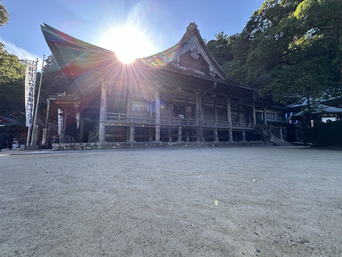 momo_wwwa's tweet photo. あまりにも後光 https://t.co/WHq8w9hZcw