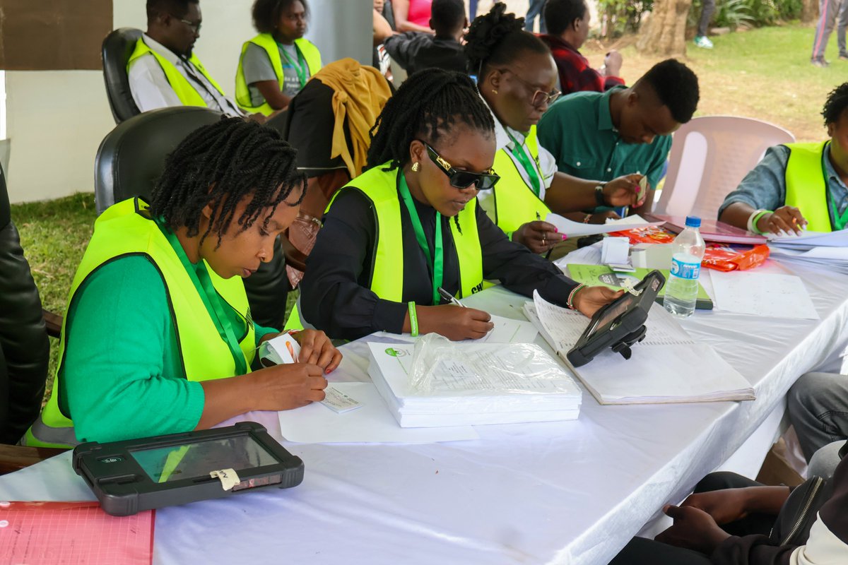 Midrifthurinet's tweet image. A group of young people arrived at the voter registration exercise expecting nothing more than a routine civic activity, but what they encountered reshaped their understanding of participation and responsibility. 

Immersed in music, art, and honest conversations with their…