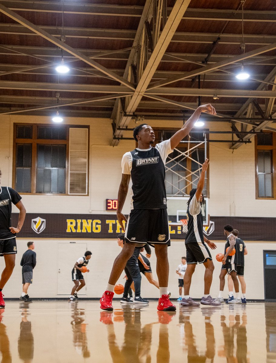 Bryant Men's Basketball tweet media