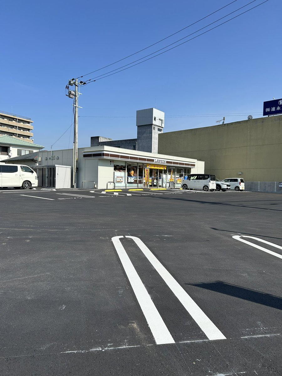 茶色のLAWSON初めて見た