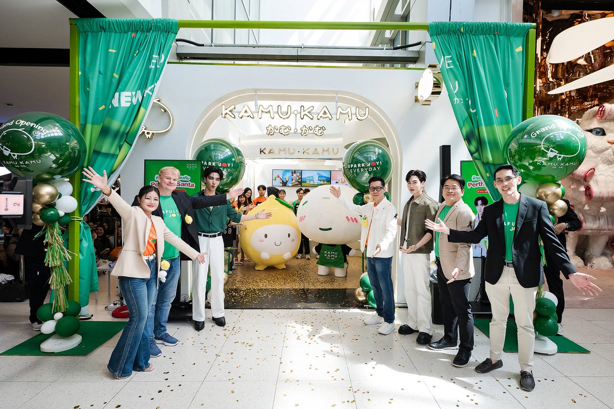 kamukamutea's tweet image. คามุซังนำภาพบรรยากาศบางส่วนในงานมาให้รับชมกันคร้าบบ ขอฝากคามุโฉมใหม่ด้วยนะครับผม😍 facebook.com/share/p/1EfVaQ…
#NEWKAMUEVENTxPerthSanta #kamukamu #คามุคามุ