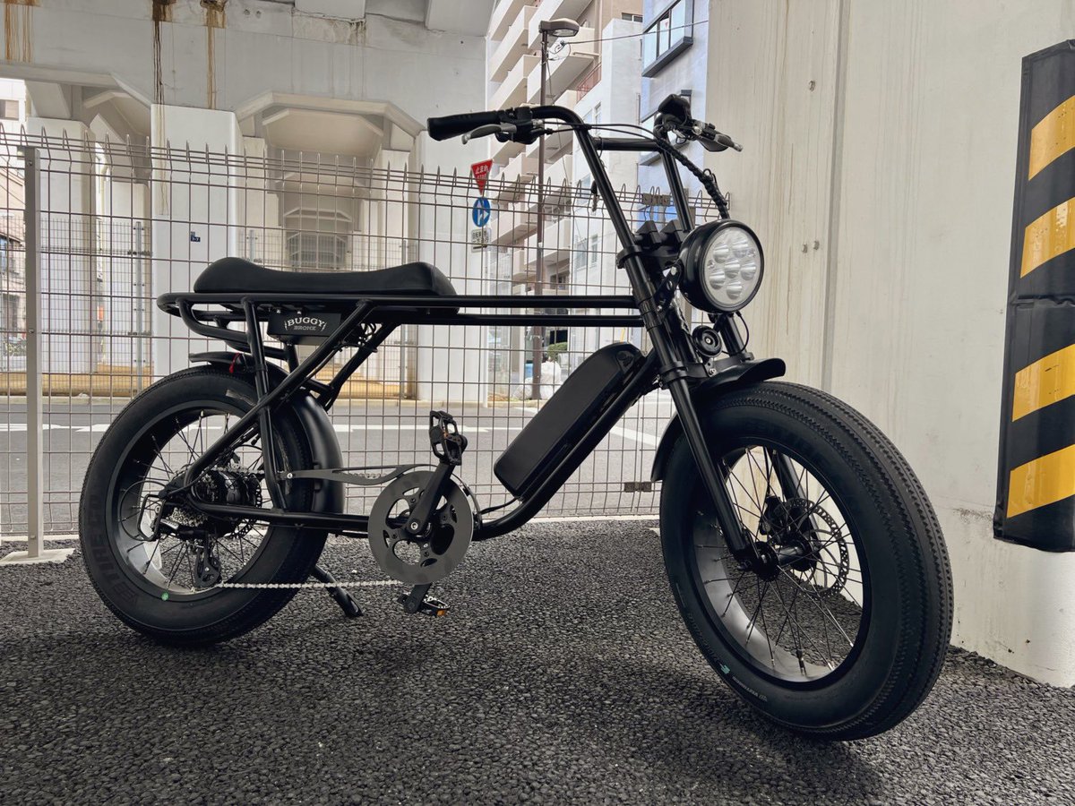 BRONX BUGGY カッコよすぎ…… 25万くらいするけどマジで欲しい。